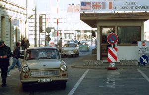  4 ⁄ 14 Weitere Einzelheiten Amerikanische Kontrollstelle Checkpoint Charlie, 14. November 1989