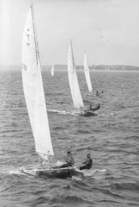 Segelregatta der Tornado Bootsklasse - Magnussen, Friedrich (1914-1987) - Stadtarchiv Kiel 